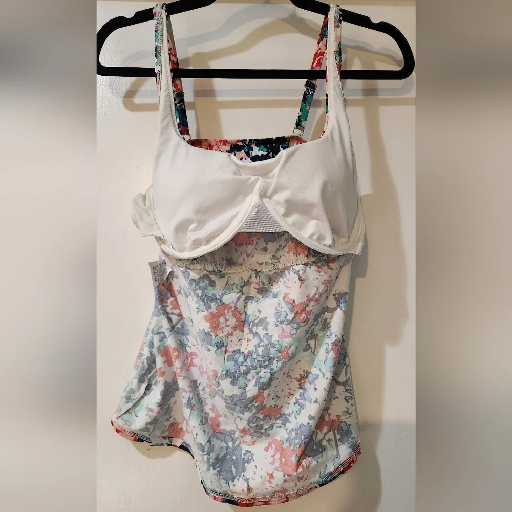 Women's Lands' End Floral Tankini Top, Size 12(Medium) - Picture 8 of 11